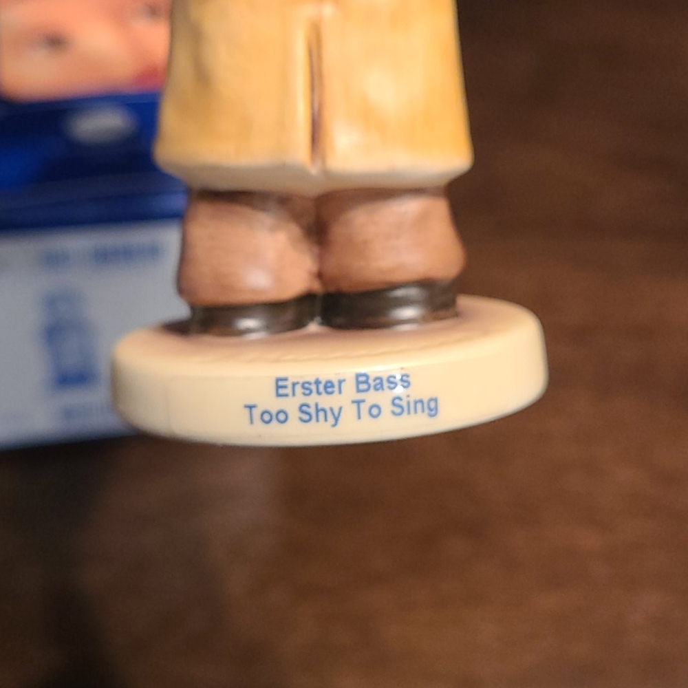 Hummel - Picture 3 of 4